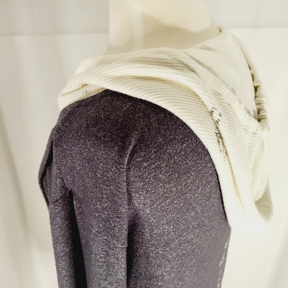 PEACE LOVE WORLD Longsleeve Hooded Shirt Small - Picture 4 of 10